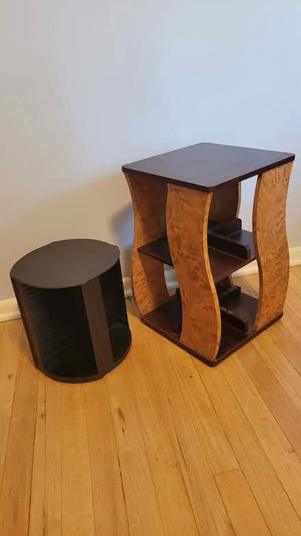 Photo of free CD storage towers (North central) #1