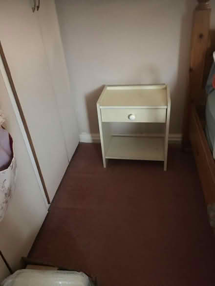 Photo of free Bedside drawers/cabinets (pair) (High Barnet EN5) #1