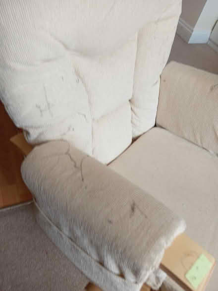 Photo of free Rocking Nursing Chair (Near PRH RH16) #4