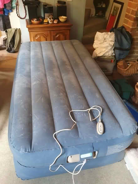 Photo of free Inflatable bed (Edenbridge TN8) #1