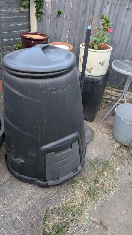 Photo of free Black wall compost bin (Leagrave LU4) #1