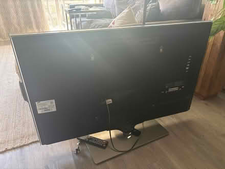 Photo of free Samsung TV (High st and brookdale ave.) #3