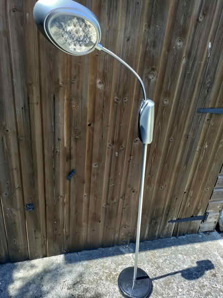 Photo of free Light (Bromley BR2) #1