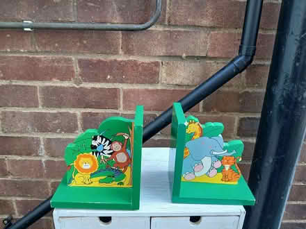 Photo of free Book ends (LU1. Caddington) #1