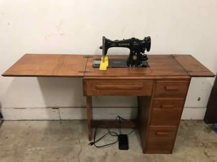 Photo of free Vintage Singer Sewing Machine (Primrose and Keokuk area) #1