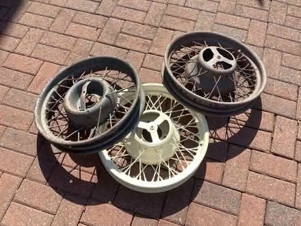 Photo of free Vintage car wheels (Groby Le6 0yl) #1