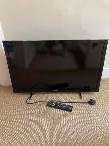 Photo of free 32” Sony TV (Stroud GL5) #1