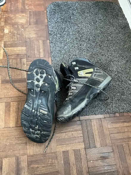 Photo of free UK12 Asolo men’s hiking boots (Liss Forest GU33) #2