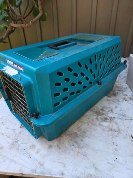 Photo of free Cat or small dog carrier (Experimental Farm) #2