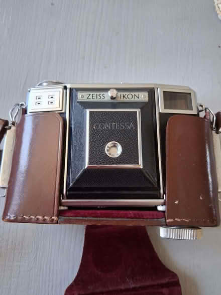 Photo of free Vintage Zeiss IKON Contessa camera and case (Hove Station area BN3) #4