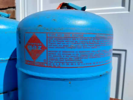 Photo of free Camping Gaz hob + two gas cylinders (Didcot OX11) #4