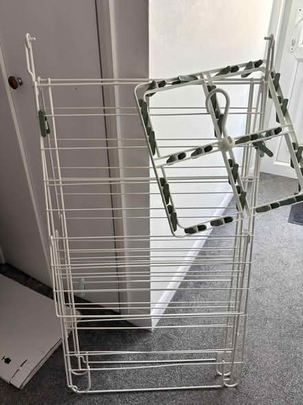 Photo of free drying rack (Libra Road E3) #1