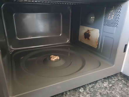 Photo of free Near new but FAULTY Microwave (Tottenham N18) #2