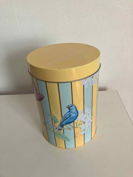 Photo of free Empty sanctuary spa tin (Bilton HG1) #1