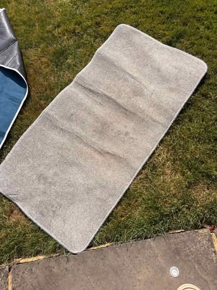 Photo of free Grey rectangular rug (UpperHale GU9) #1