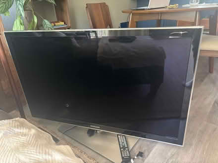 Photo of free Samsung TV (High st and brookdale ave.) #1