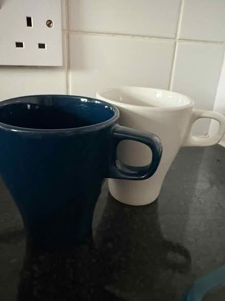 Photo of free glasses and mugs (Libra Road E3) #1