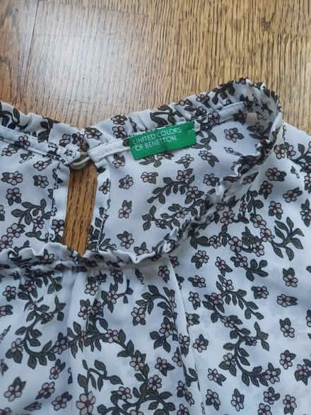 Photo of free Floral white top size 12 (Clerkenwell WC1X) #2