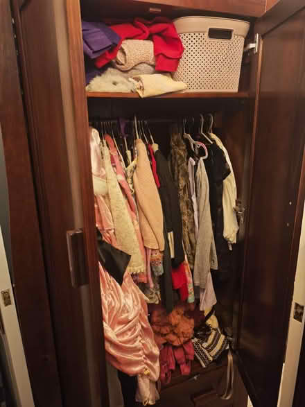 Photo of free Wardrobe and chest of drawers (Tn171an) #3
