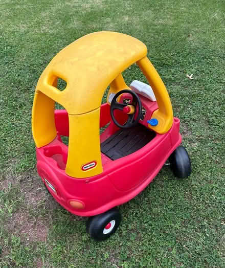 Photo of free Little Tykes Car (Highland Park) #1