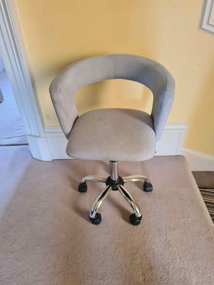 Photo of free Small desk chair (Newington EH9) #1