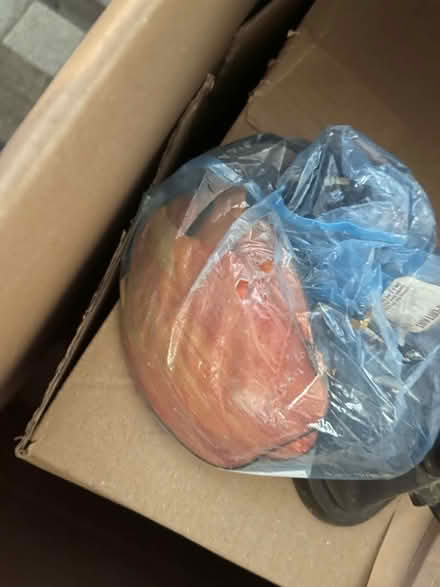 Photo of free Pretty but broken lamp needs repair (Woolwich SE18) #4