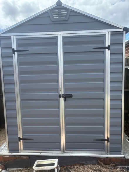 Photo of free Metal shed (Edenbridge TN8) #1