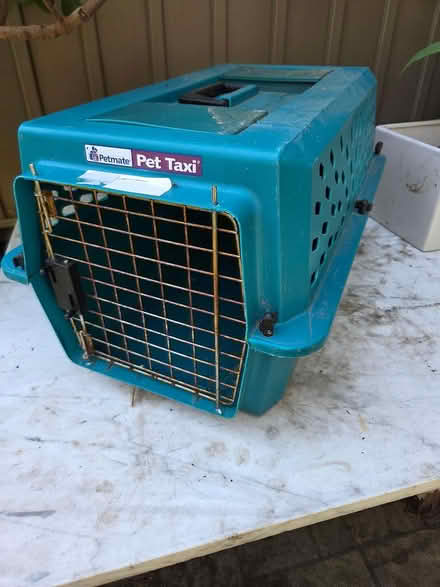 Photo of free Cat or small dog carrier (Experimental Farm) #1