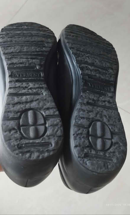Photo of free Everbest shoes (Tpy) #2