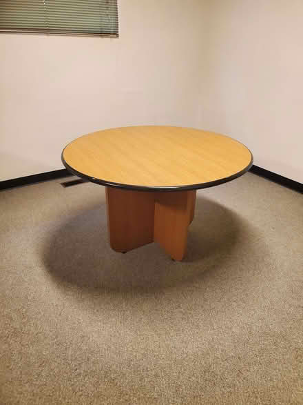 Photo of free 48" round table (South Bellevue) #1