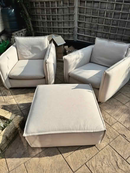 Photo of free 2 one seater sofas and a ottoman (Hillingdon UB8) #1