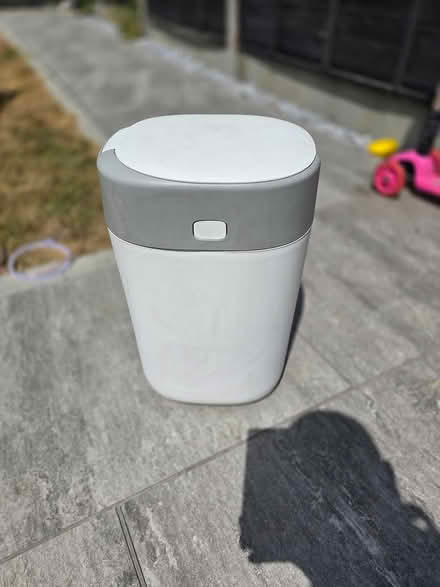Photo of free Tommee Tippee nappy bin (Hainault IG6 3s) #1