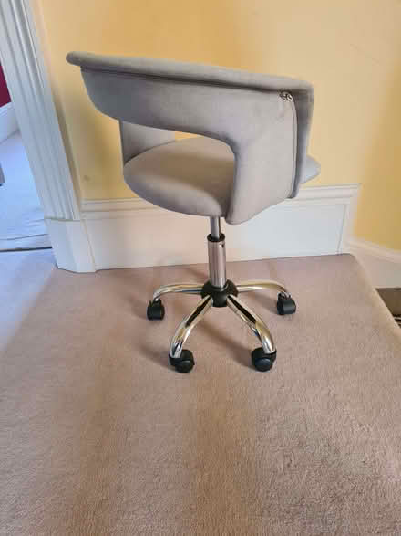 Photo of free Small desk chair (Newington EH9) #2