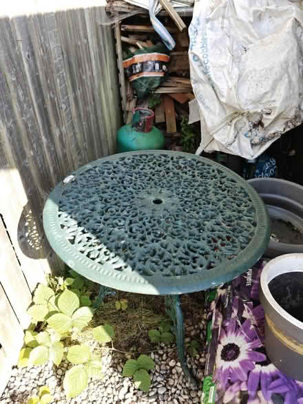 Photo of free old garden table (Giffnock G46) #1