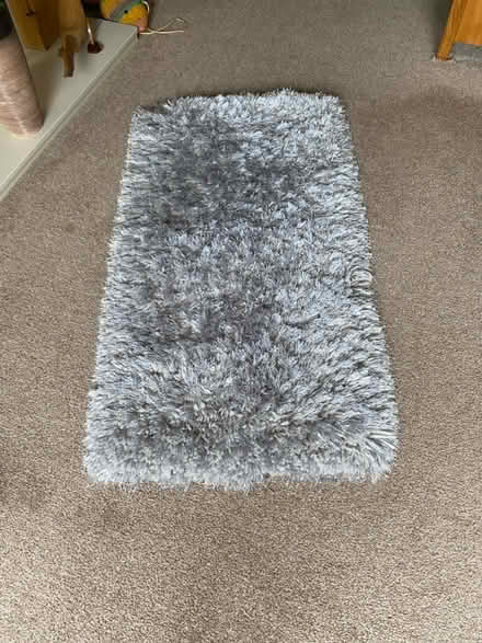 Photo of free Grey rug (B76 2) #1