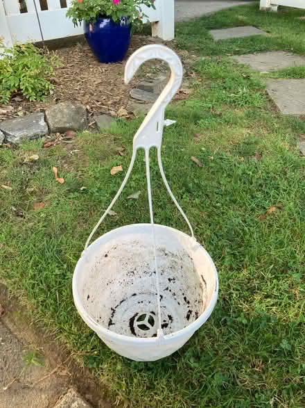 Photo of free Large plastic hanging basket (Havertown) #1