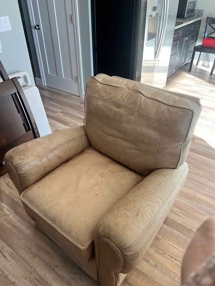 Photo of free 2 leather recliners (Larkspur) #1