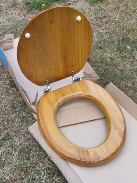 Photo of free Wooden toilet seat (Fulbourn CB21) #1