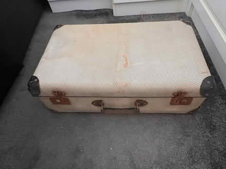 Photo of free Vintage Suitcase (LU7 Marley Fields) #3