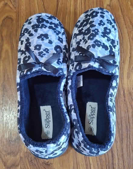 Photo of free Ladies slippers size 6 - Brand new (Woodseats, S8) #2