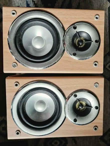 Photo of free Small speakers etc (Priest Weston SY15) #4