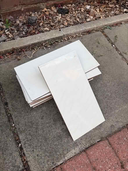 Photo of free 11 tiles (Sale M33) #1