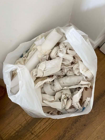 Photo of free bag of remnants of white mixed fabrics (Broadwater BN14) #1
