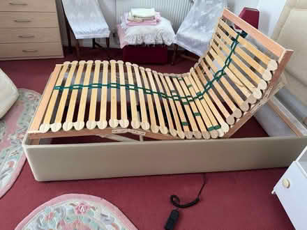 Photo of free Single bed (HP3 adeyfield) #2