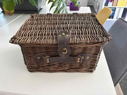 Photo of free Small hamper with packing (Wallands Park BN7) #1