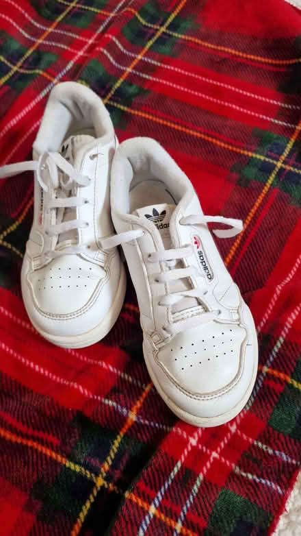 Photo of free Kid's trainers 4-6 (Clovenstone EH14) #1