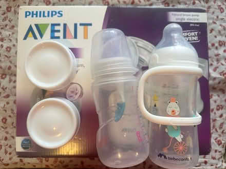 Photo of free Breast pump with bottles (Woolwich SE18) #1