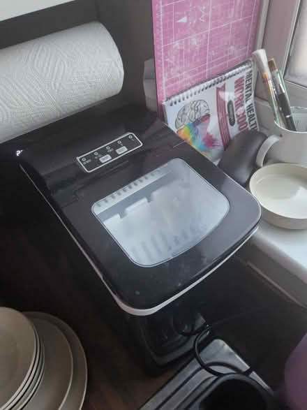 Photo of free Ice machine (New malden KT3) #1