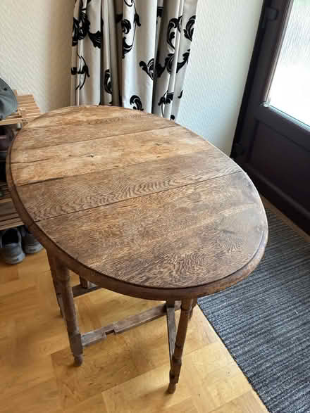 Photo of free Small oak gate leg table (Dorridge/Bentley Heath) #3