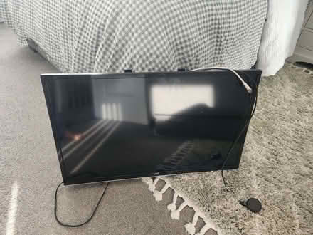 Photo of free 32 inch tv with wall bracket (Mickleover DE3) #1